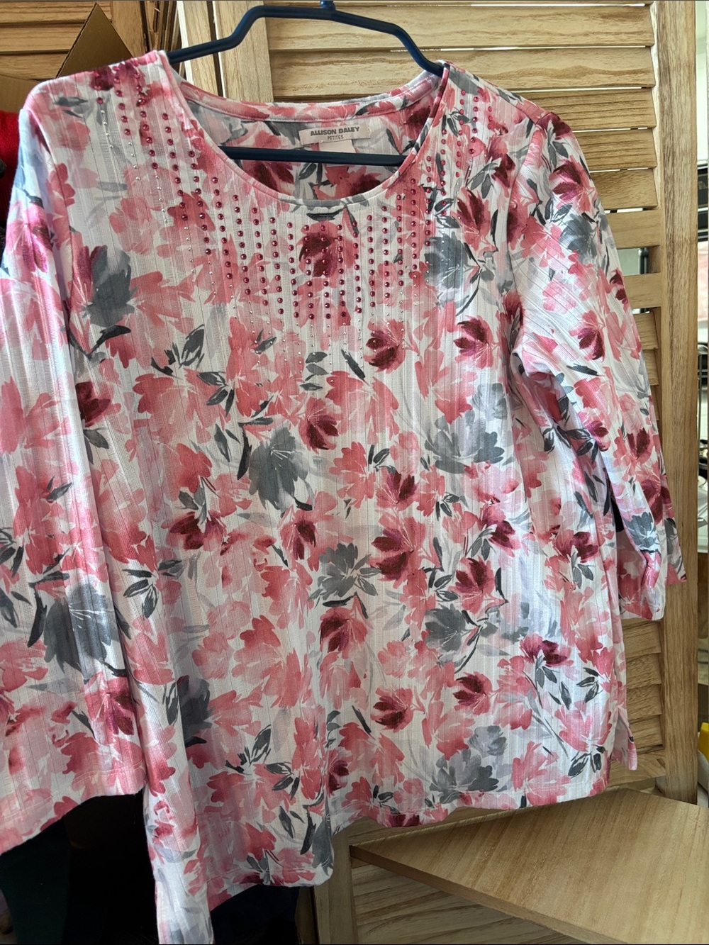 Allison Daley Pink and Gray Floral Embellished Jeweled Neck Top Petite Medium